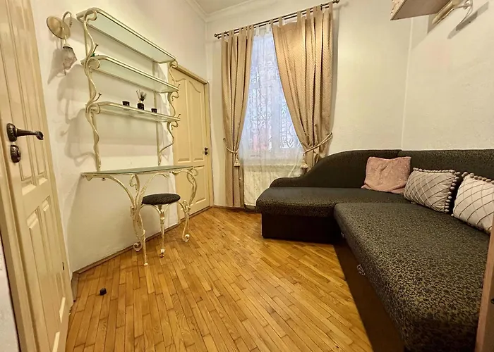 Apartments On Sholom Aleichem Та Ще Варіант Поруч